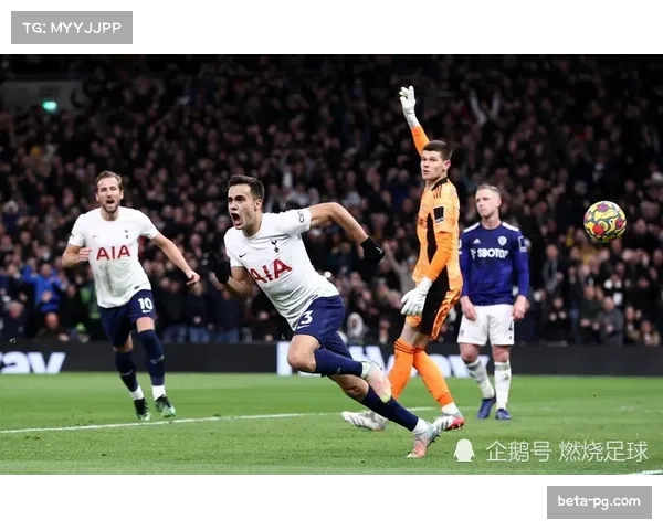 利兹联防守定位球漏洞，施塔赫任意球直接破门暴露人墙问题